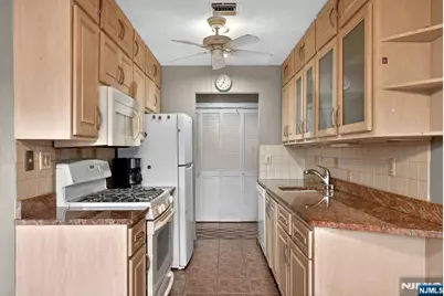 333 Liberty Street 4 #4, Little Ferry, NJ 07643 - Photo 9