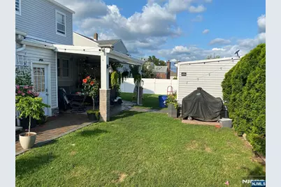 124 Lee Street, Elmwood Park, NJ 07407 - Photo 3