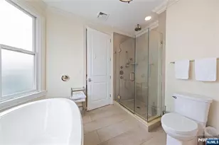 1602 Center Ave B, Fort Lee, NJ 07024 - Photo 21