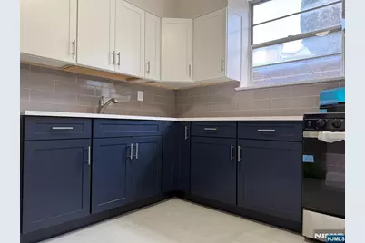 330 Northwood Way 10 #10, Palisades Park, NJ 07650 - Photo 3