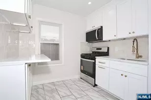 31 Rea Ave Cottage, Midland Park, NJ 07432 - Photo 5