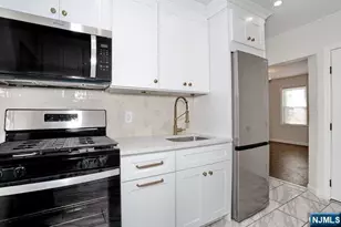 31 Rea Ave Cottage, Midland Park, NJ 07432 - Photo 7