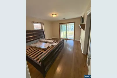 223 Day Avenue 1 #1, Cliffside Park, NJ 07010 - Photo 9