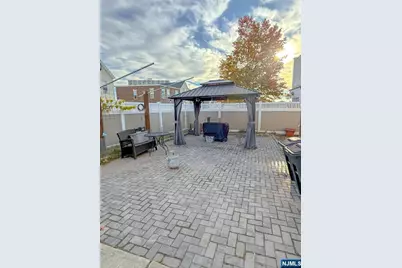 223 Day Avenue 1 #1, Cliffside Park, NJ 07010 - Photo 19