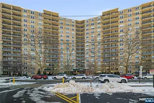 2200 N Central Road 6H, Fort Lee, NJ 07024 - Photo 1