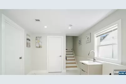 243 Hayward Place, Wallington, NJ 07057 - Photo 9