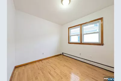 519 Davis Avenue, Kearny, NJ 07032 - Photo 9