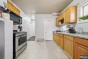 297 Runyon St, Newark, NJ 07108 - Photo 9
