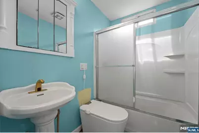 21 Helen, Moonachie, NJ 07074 - Photo 13