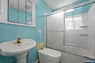 21 Helen, Moonachie, NJ 07074 - Photo 13