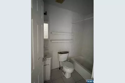 104 Clinton Avenue 3 #3, Jersey City, NJ 07304 - Photo 9