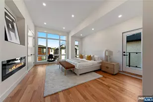 811 Jassamine Way, Fort Lee, NJ 07024 - Photo 29