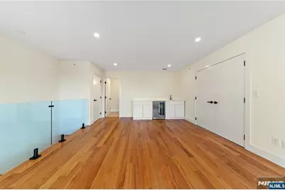 811 Jassamine Way, Fort Lee, NJ 07024 - Photo 33