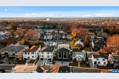 811 Jassamine Way, Fort Lee, NJ 07024 - Photo 41