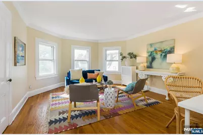 11 Mountainview Place, Montclair, NJ 07042 - Photo 3