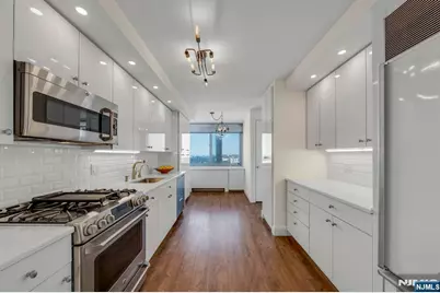 1600 Parker Avenue 29C #29C, Fort Lee, NJ 07024 - Photo 13