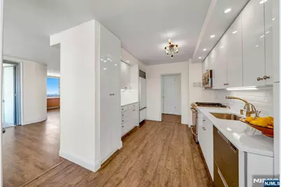 1600 Parker Avenue 29C #29C, Fort Lee, NJ 07024 - Photo 17