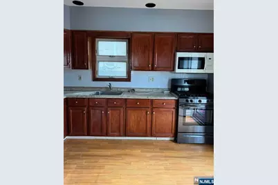 236 E Palisades Boulevard, Palisades Park, NJ 07650 - Photo 5