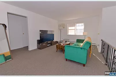 401 Undercliff Avenue, Edgewater, NJ 07020 - Photo 33