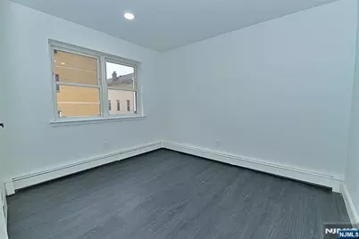 401 Undercliff Avenue, Edgewater, NJ 07020 - Photo 9