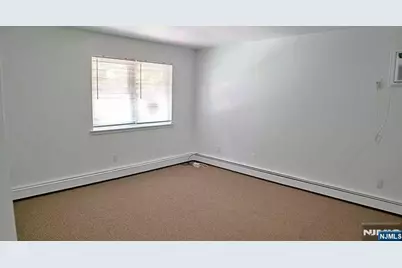 401 Undercliff Avenue, Edgewater, NJ 07020 - Photo 43