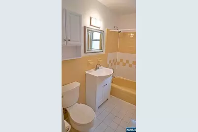 401 Undercliff Avenue, Edgewater, NJ 07020 - Photo 39