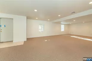 6 Merrimack Ct, Paramus, NJ 07652 - Photo 19