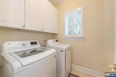 6 Merrimack Court, Paramus, NJ 07652 - Photo 9