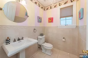 6 Merrimack Ct, Paramus, NJ 07652 - Photo 9