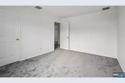 39 Cedarwood, Woodland Park, NJ 07424 - Photo 33