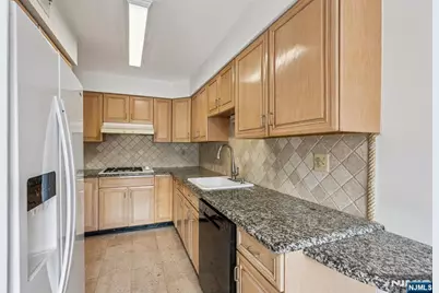 39 Cedarwood, Woodland Park, NJ 07424 - Photo 17