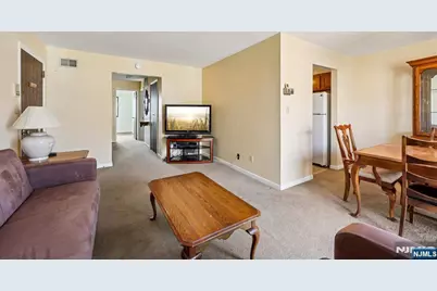825 Riverside Avenue 207 #207, Lyndhurst Township, NJ 07071 - Photo 5