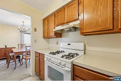 825 Riverside Avenue 207 #207, Lyndhurst Township, NJ 07071 - Photo 9