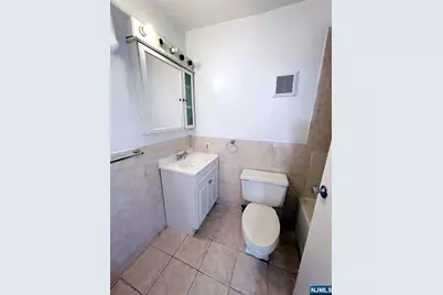 333 Grand Avenue 1A #1A, Palisades Park, NJ 07650 - Photo 5