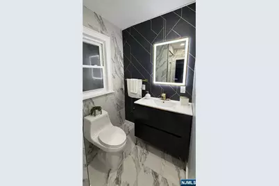 451 Sagamore Avenue, Teaneck Township, NJ 07666 - Photo 33