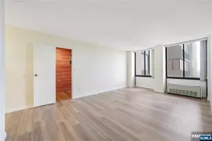 200 Winston 1001, Cliffside Park, NJ 07010 - Photo 13