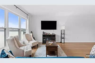 344 The Promenade 344 #344, Edgewater, NJ 07020 - Photo 11