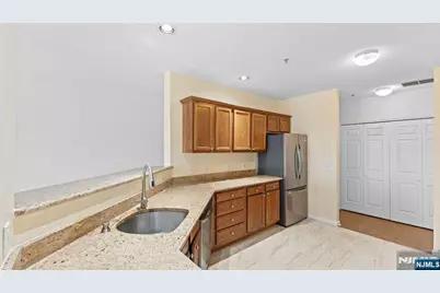 344 The Promenade 344 #344, Edgewater, NJ 07020 - Photo 17