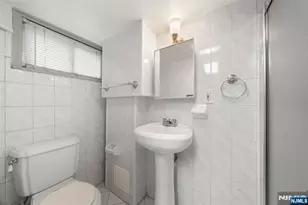 185 Larch Ave, Teaneck Township, NJ 07666 - Photo 21