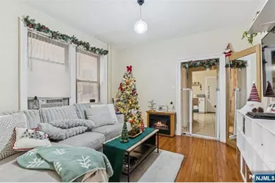 527-529 34th C3 #C3, Union City, NJ 07087 - Photo 1