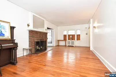 417 Franklin Avenue, Hasbrouck Heights, NJ 07604 - Photo 11