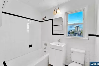 1010 Ponsi Street 2 #2, Fort Lee, NJ 07024 - Photo 9