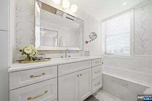 2301 Rio Vista Dr, Mahwah, NJ 07430 - Photo 29