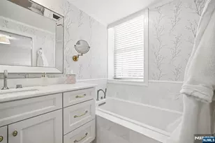 2301 Rio Vista Dr, Mahwah, NJ 07430 - Photo 31