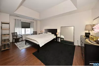 8015 Brittany Drive, Wayne, NJ 07470 - Photo 15