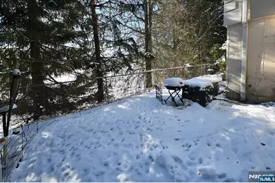 8015 Brittany Drive, Wayne, NJ 07470 - Photo 25