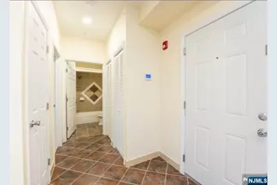 44 Bergen Boulevard 4 #4, Fairview, NJ 07022 - Photo 7