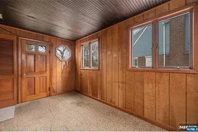 27-10 Urban Place, Fair Lawn, NJ 07410 - Photo 15