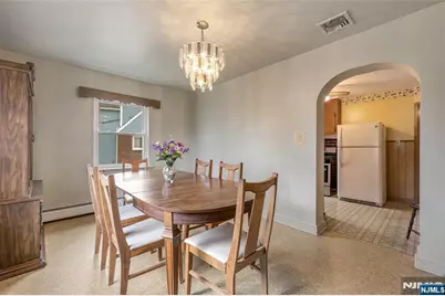 27-10 Urban Place, Fair Lawn, NJ 07410 - Photo 11