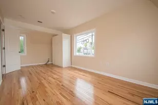 87 Royal 2, Hawthorne, NJ 07506 - Photo 9